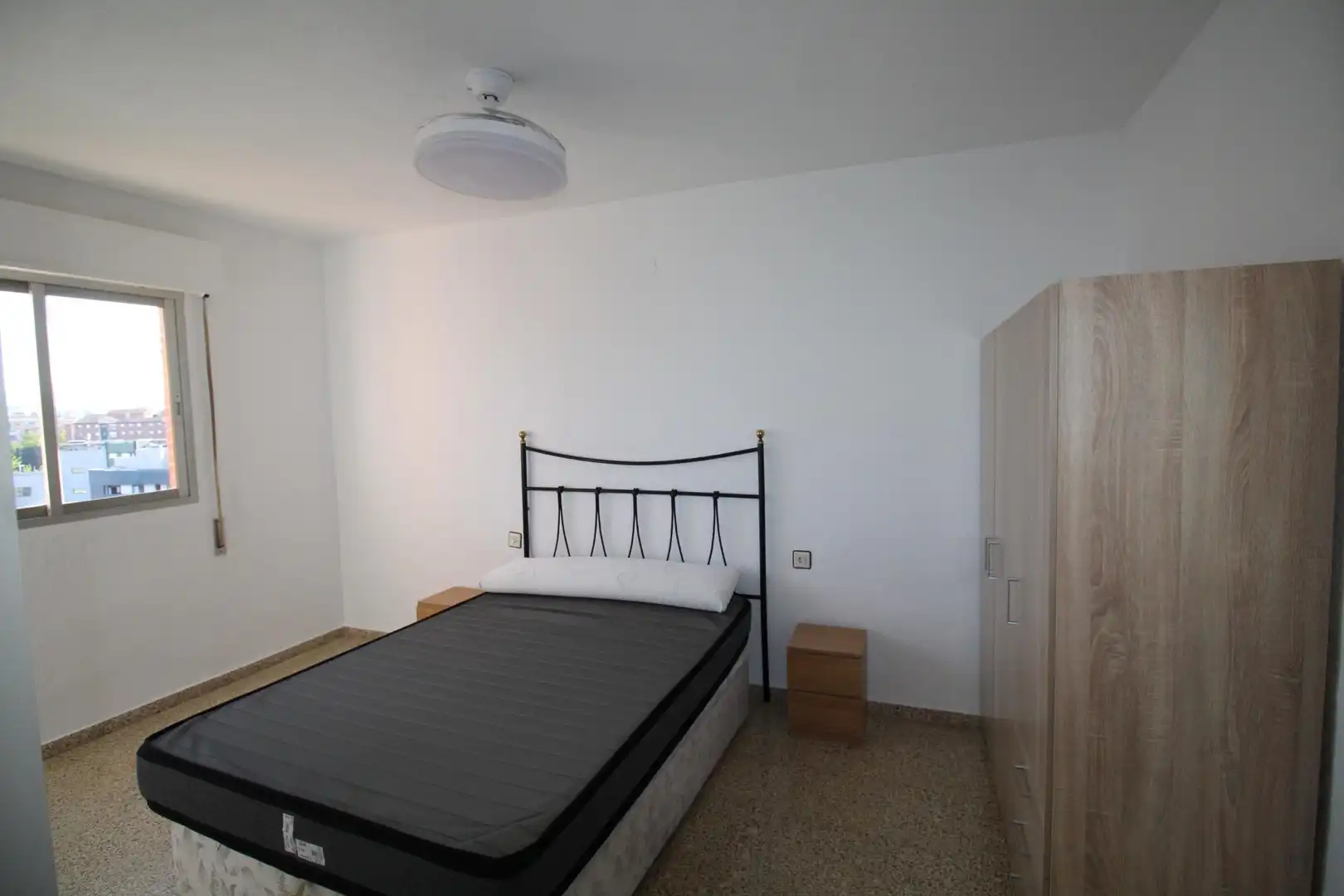 Flat for rent in Calle Palencia, , 11, Barrio de Zaidín