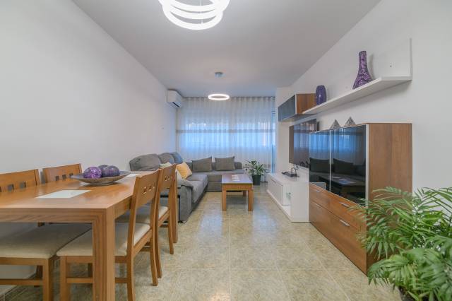 Piso en Venta en Carrer del Canonge Doctor Auguet en Centre