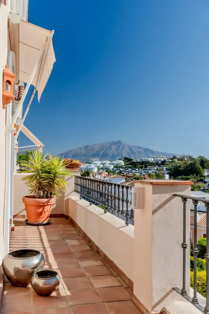 Casa a schiera con piscina in vendita a Estepona Pueblo, imagen 2