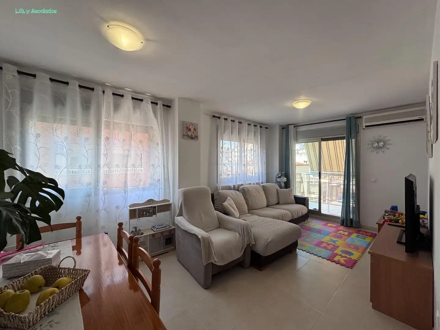 Wohnzimmer von Wohnungen zum Verkauf in Oropesa del Mar / Orpesa mit Klimaanlage, Heizung und Terrasse
