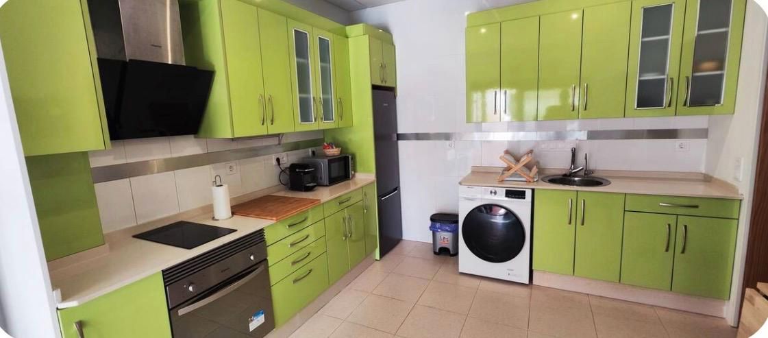 Cuina de Apartament de lloguer en Cartagena amb Aire condicionat, Jardí privat i Moblat