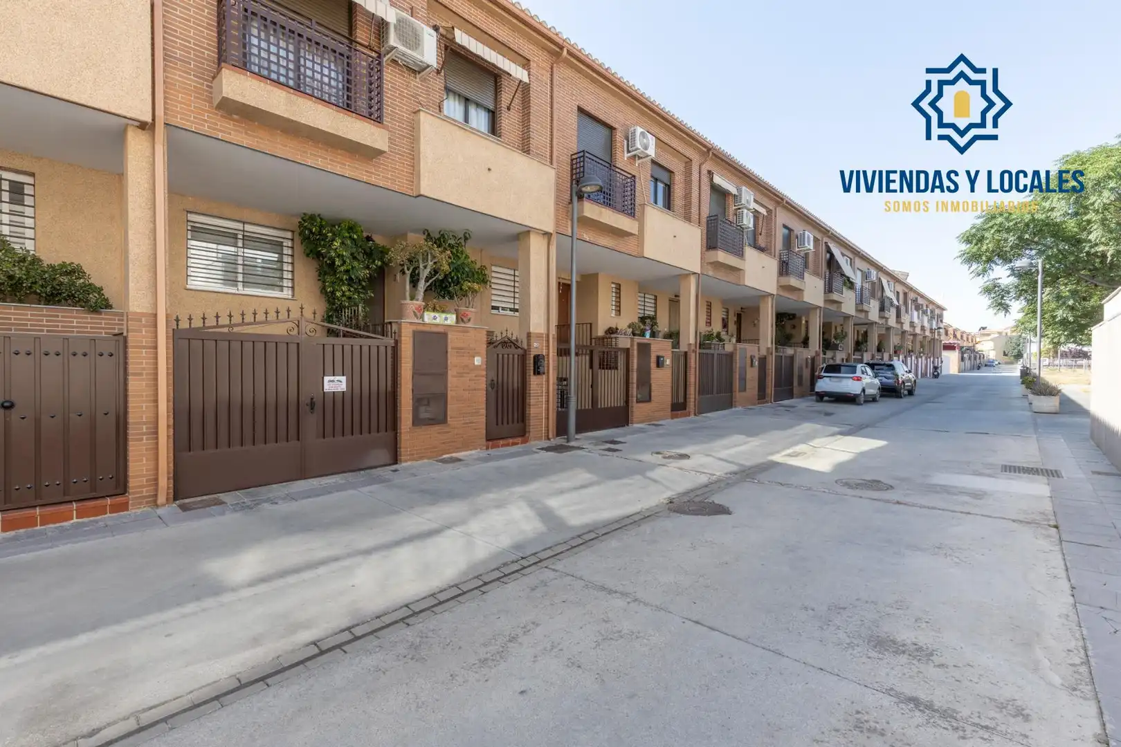 Vista exterior de Casa adosada en venda en Armilla amb Calefacció