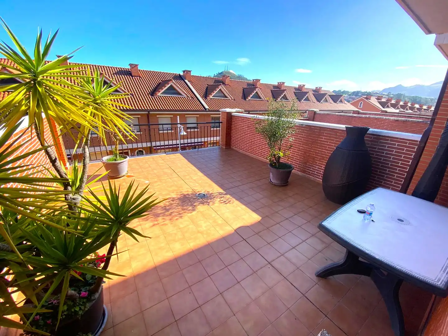 Terrassa de Casa adosada en venda en Castro-Urdiales amb Calefacció, Parquet i Terrassa