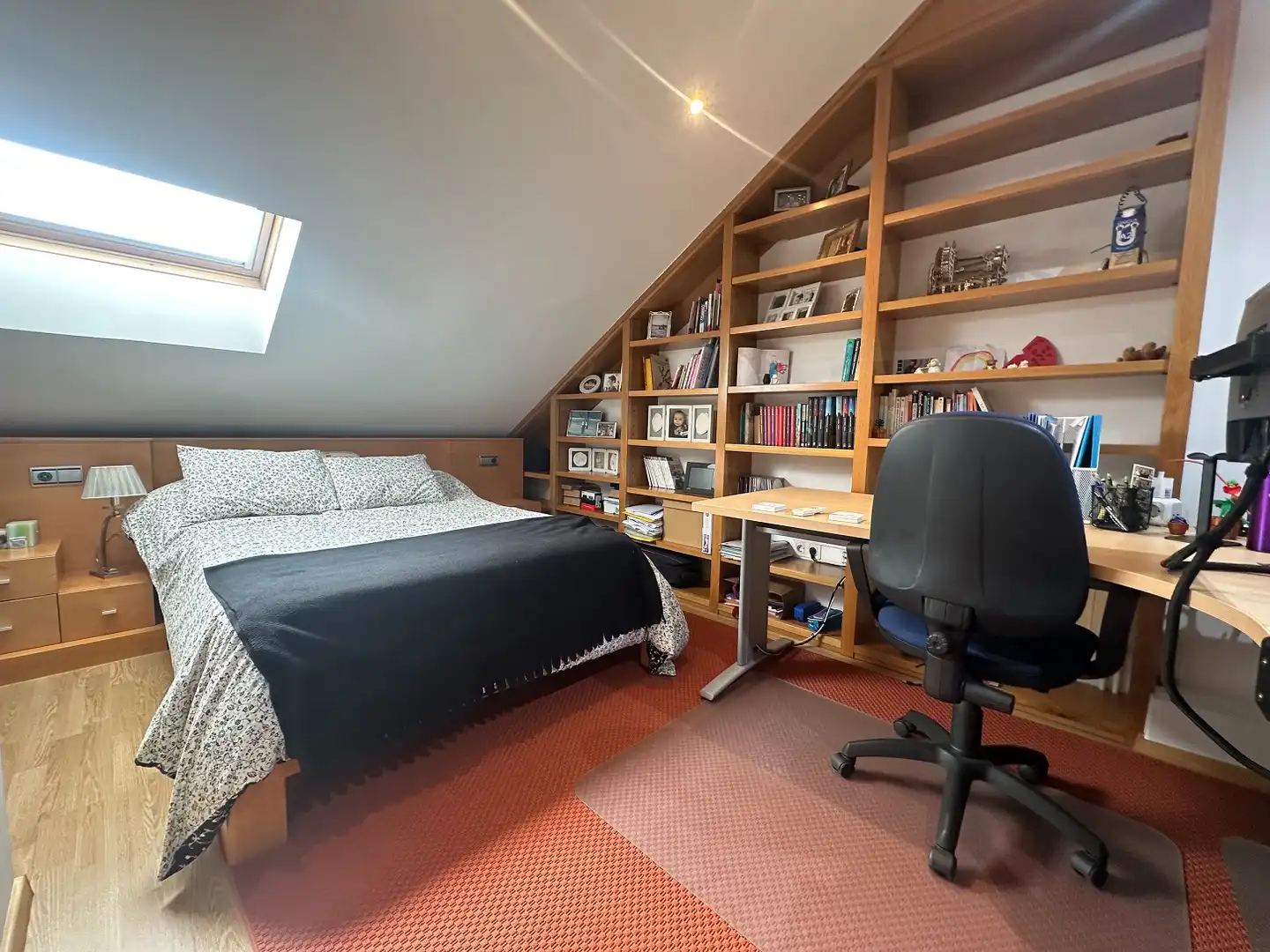 Habitación de Casa o chalet en venta en Santiago de Compostela  con Calefacción, Jardín privado y Parquet