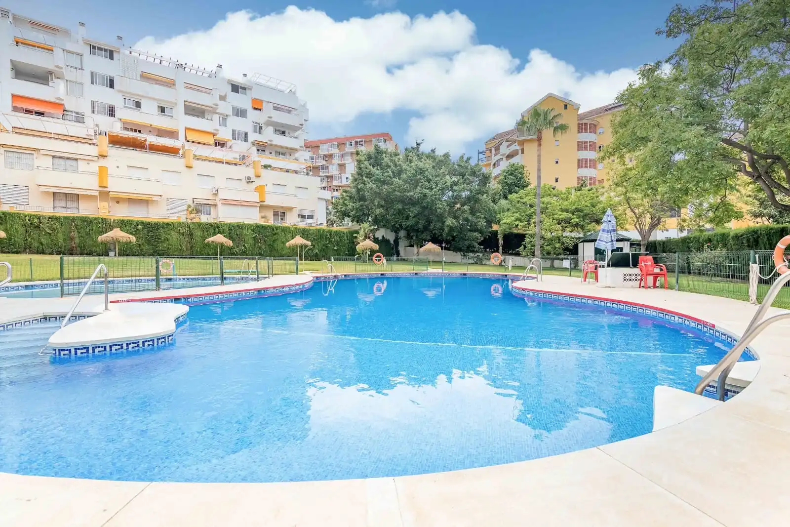 Schwimmbecken von Wohnung zur Miete in Benalmádena mit Klimaanlage, Terrasse und Möbliert