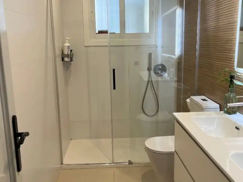 Baño de Piso en venta en Vigo  con Balcón