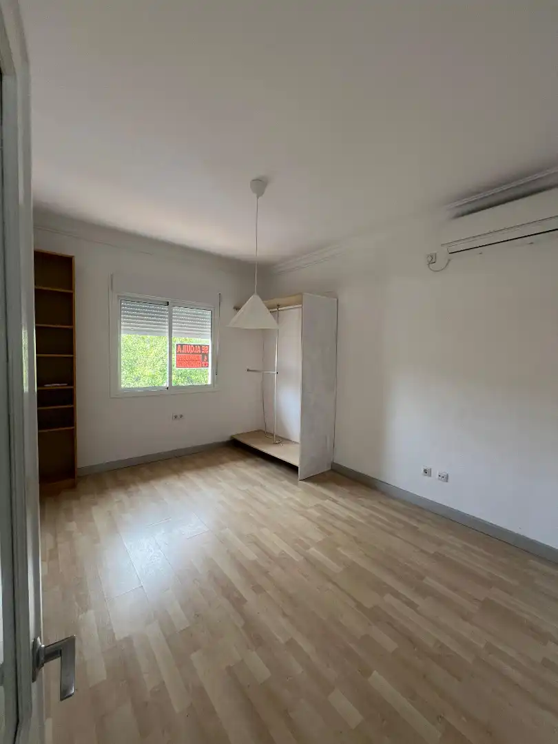 Schlafzimmer von Haus oder Chalet zur Miete in Sevilla mit Klimaanlage, Heizung und Privatgarten