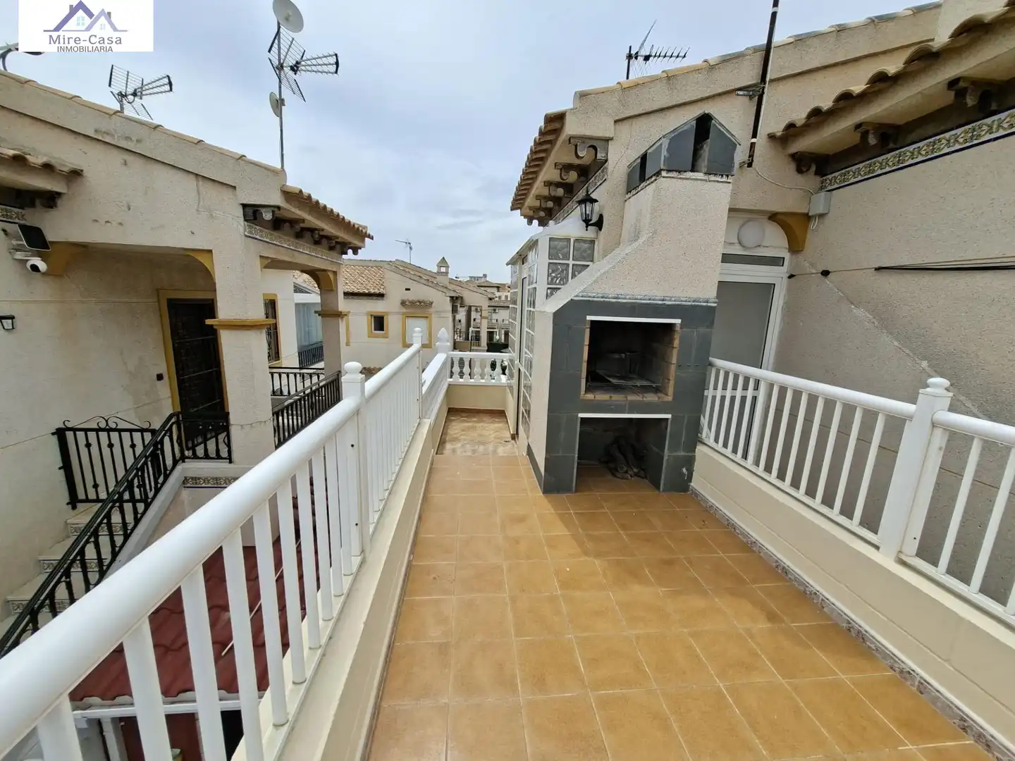 Terrassa de Casa o xalet en venda en Orihuela amb Jardí privat, Balcó i Piscina comunitària