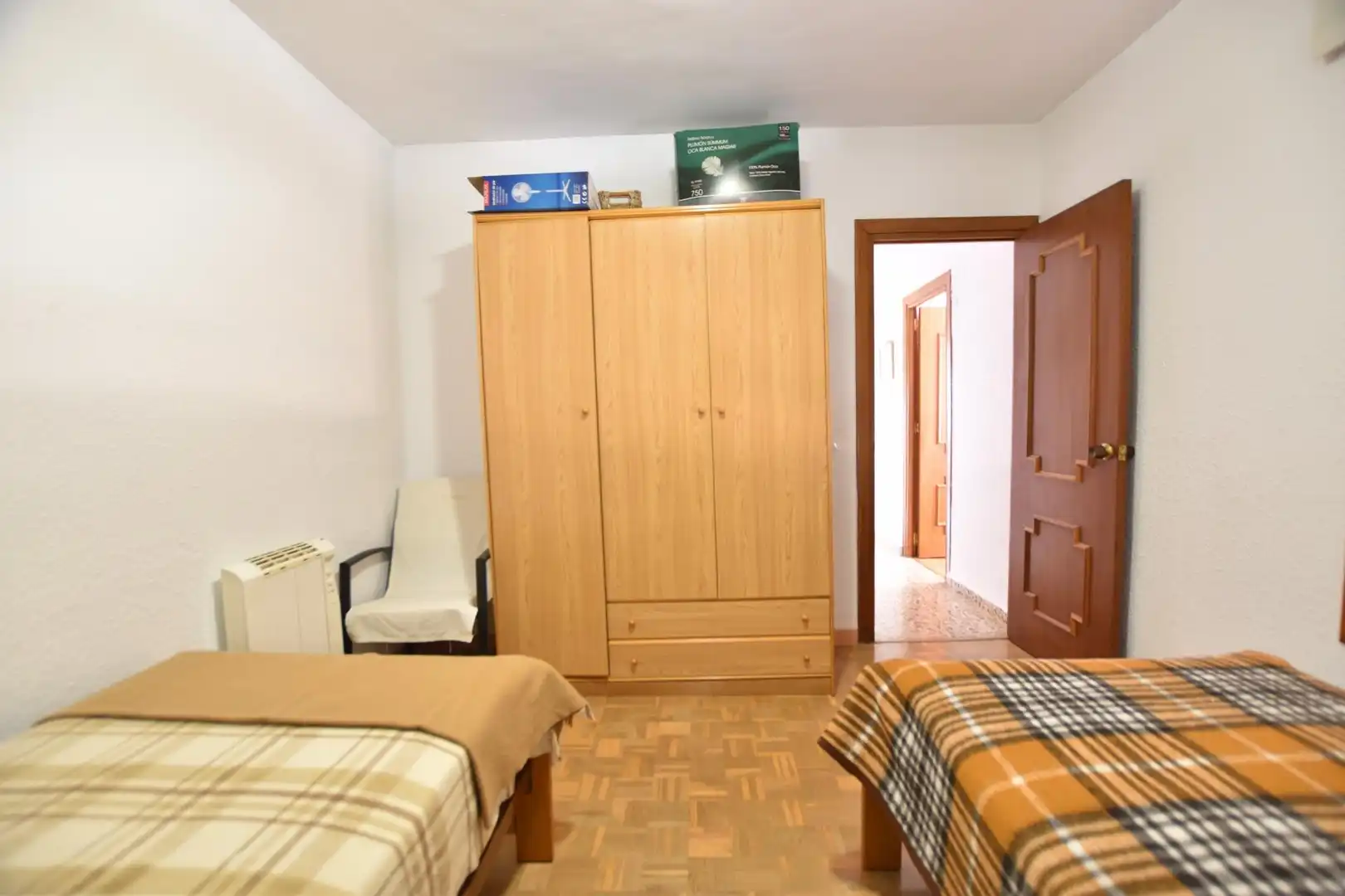 Dormitori de Casa o xalet en venda en Alhaurín de la Torre amb Jardí privat, Terrassa i Piscina comunitària
