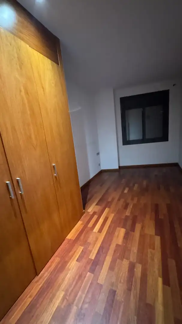 Schlafzimmer von Wohnung zum Verkauf in Montcada i Reixac mit Klimaanlage, Heizung und Parkett