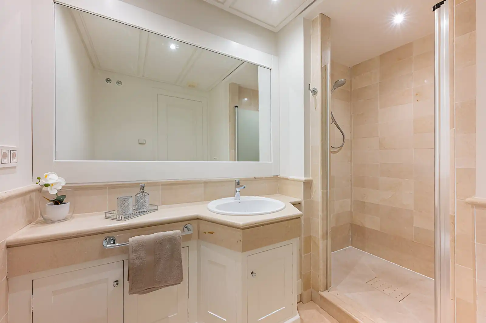 Baño de Apartamento en venta en Marbella con Aire acondicionado, Terraza y Trastero