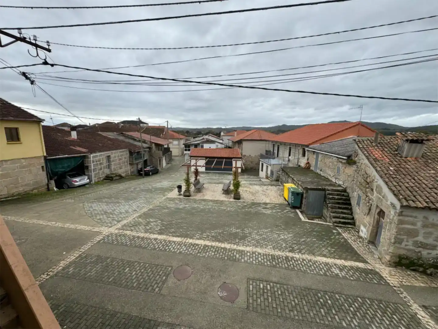Vista exterior de Casa adosada en venda en Sarreaus amb Traster, Moblat i Balcó