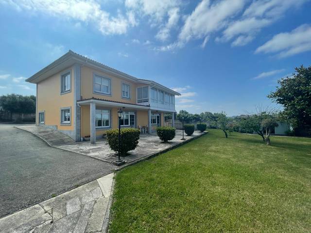 Casa-chalet en Venta en Valdoviño