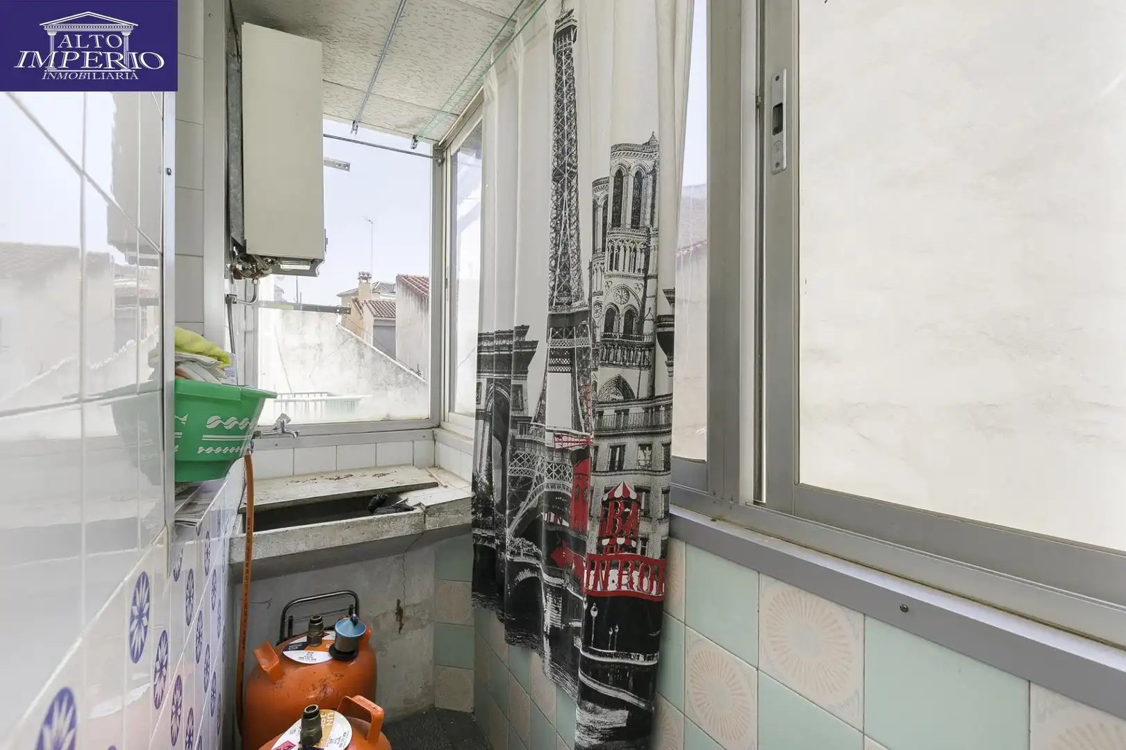 Kitchen of Flat for sale in Granada