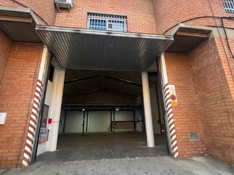 Industrial building to rent in Málaga 12