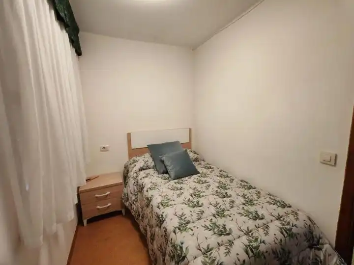 Habitación de Piso en venta en Vigo  con Trastero y Balcón