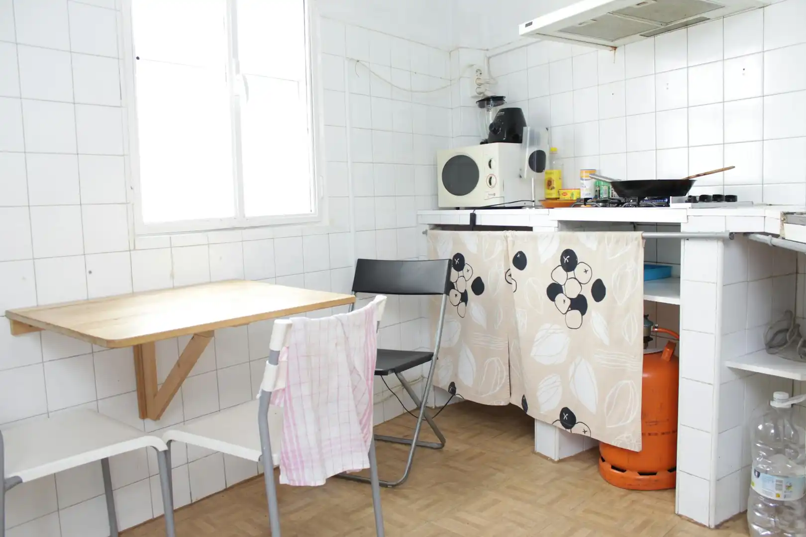 Küche von Wohnung zur untervermieten in Sevilla mit Klimaanlage, Möbliert und Waschmaschine