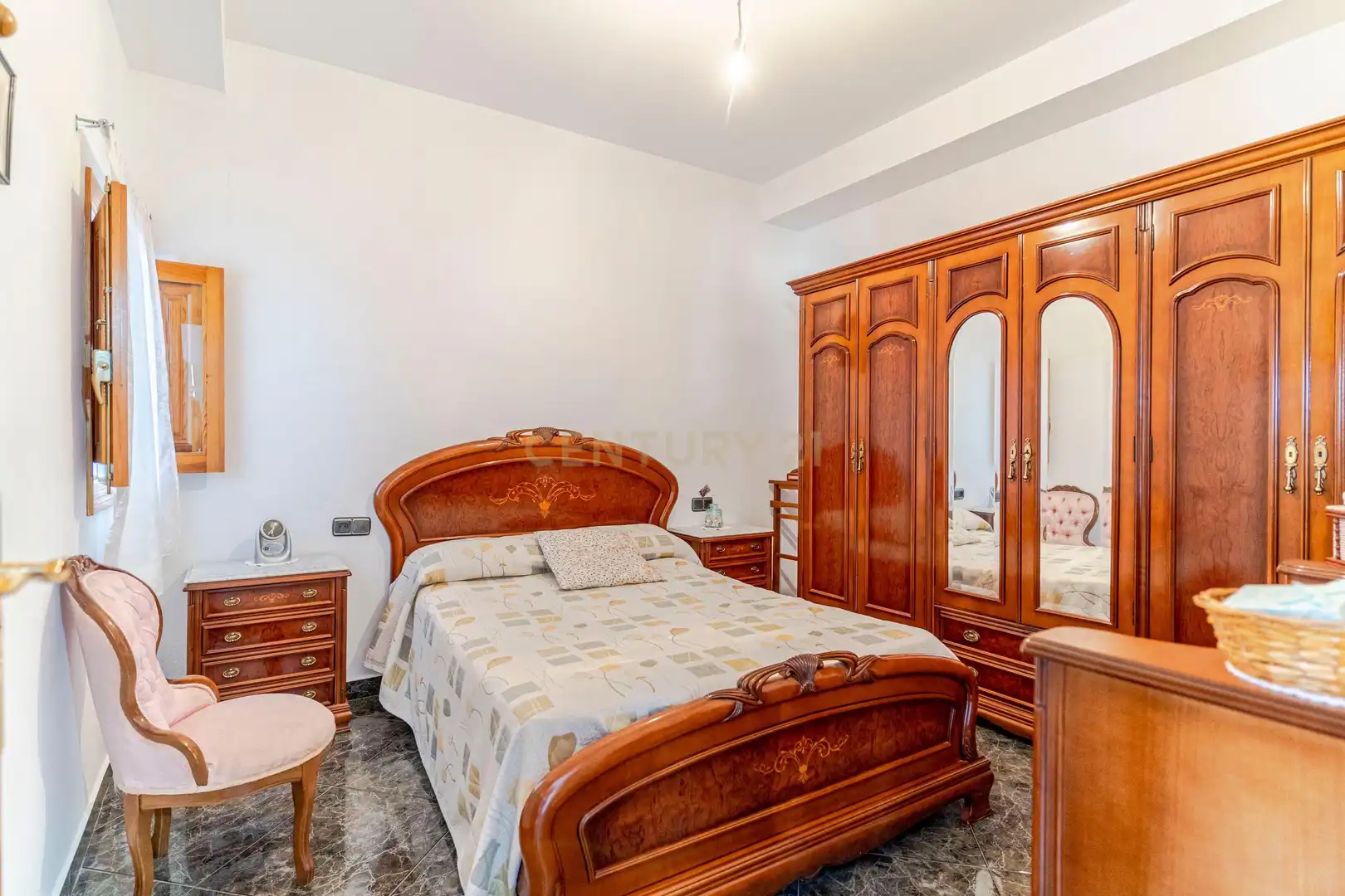 Schlafzimmer von Haus oder Chalet zum Verkauf in Murtas mit Abstellraum, Ofen und Waschmaschine