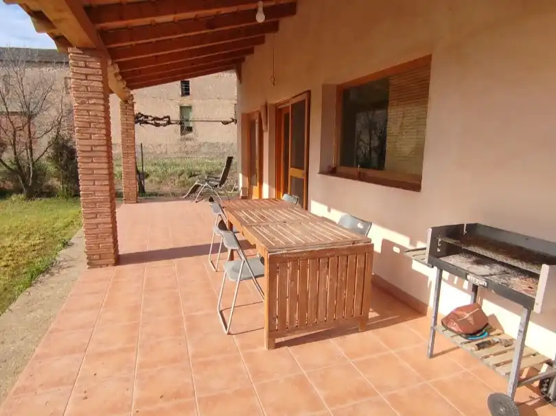 Casa con jardín en venta en Carrer de Llaberia 1, imagen 2