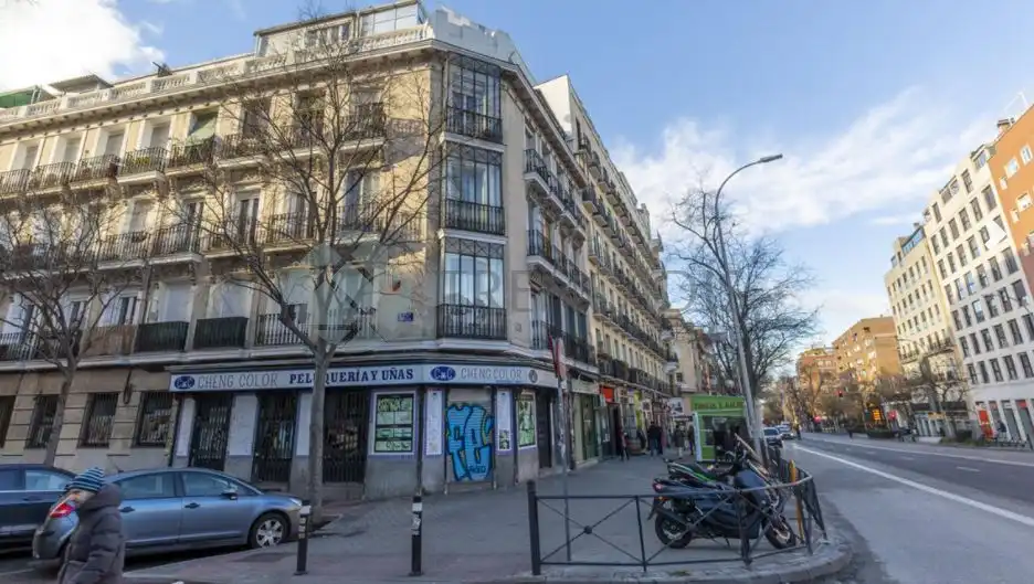 Vista exterior de Pis en venda en Madrid
