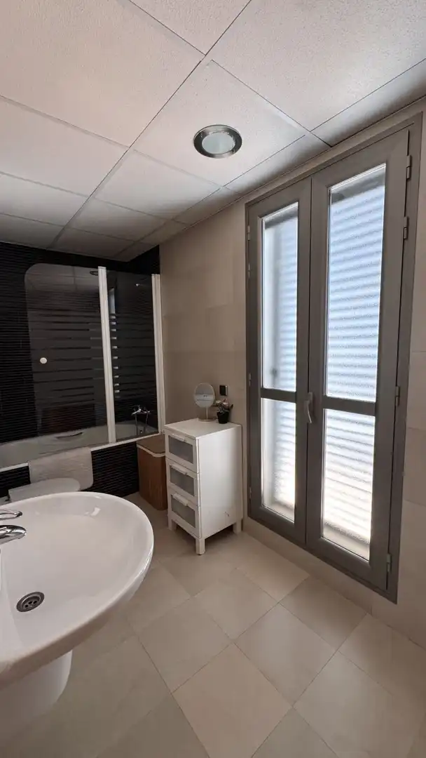 Bathroom of Houses for sale in Sevilla  with Air Conditioner, Terrace and Storage room