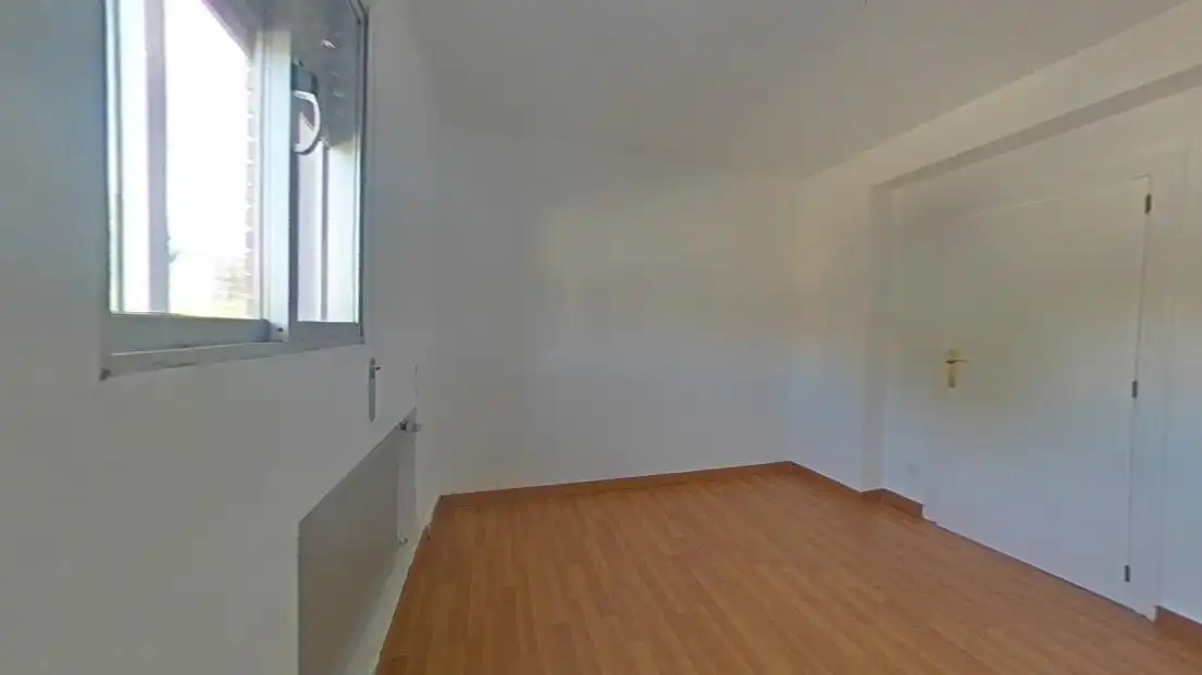 Habitación de Piso en venta en Madrid con Calefacción, Terraza y Horno