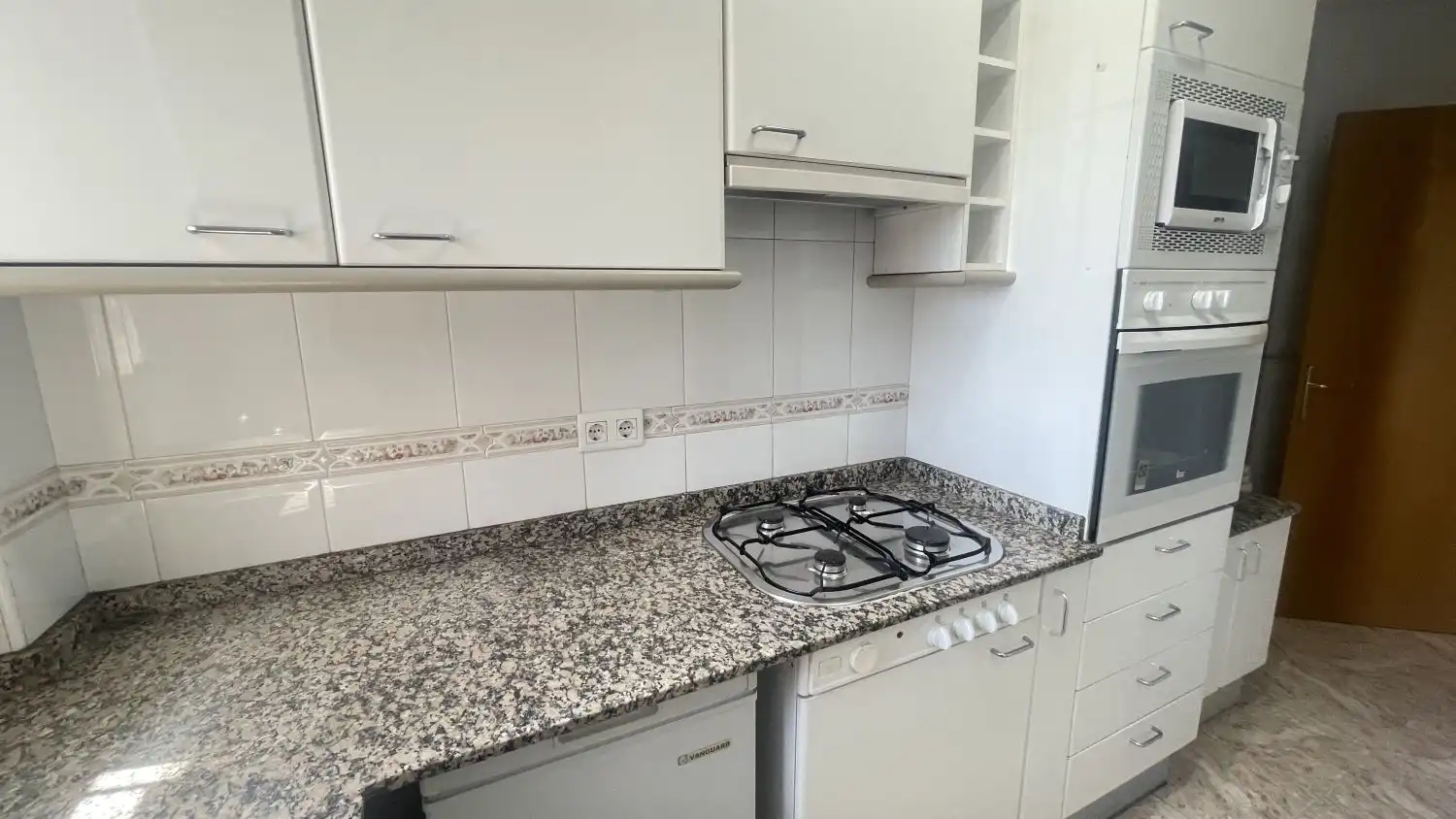 Planta baja en venta en Calle Lavoisier, La Cogullada