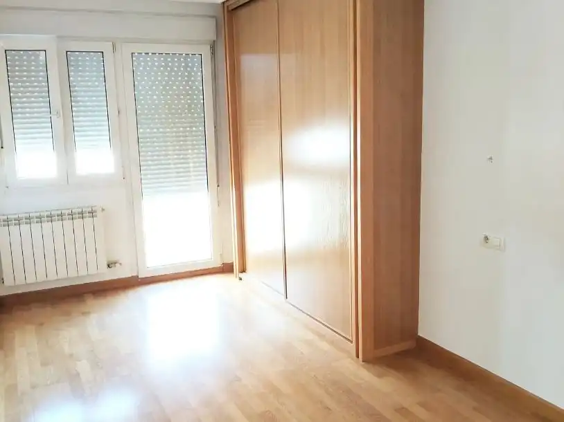 Bedroom of Duplexes for sale in Valencia de Don Juan  with Terrace and Balcony
