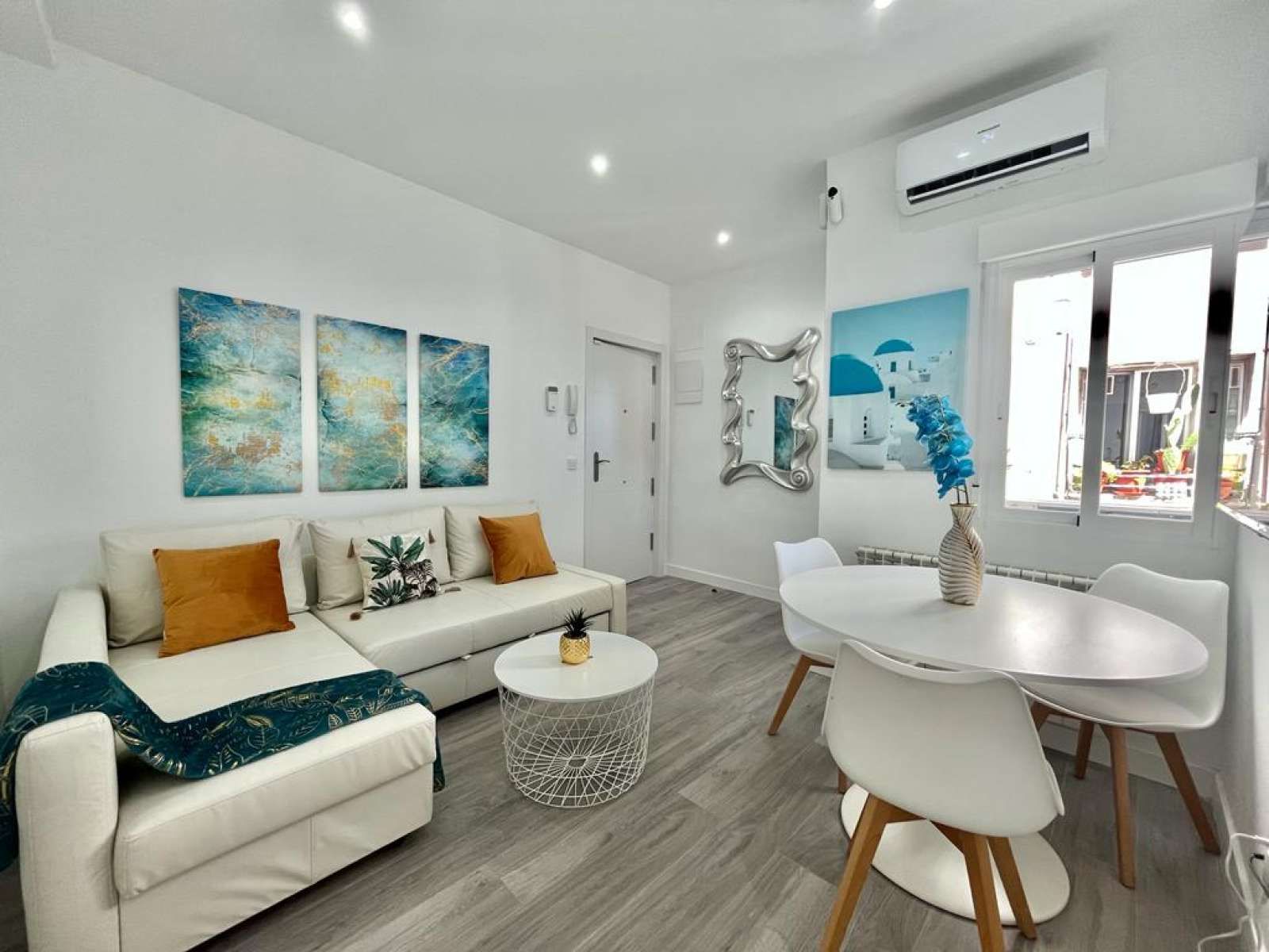 Sala d'estar de Estudi per a compartir en  Madrid Capital amb Aire condicionat, Calefacció i Terrassa