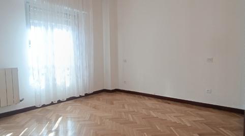 Foto 2 de Pis de lloguer a Calle del Diamante, Los Rosales, Madrid