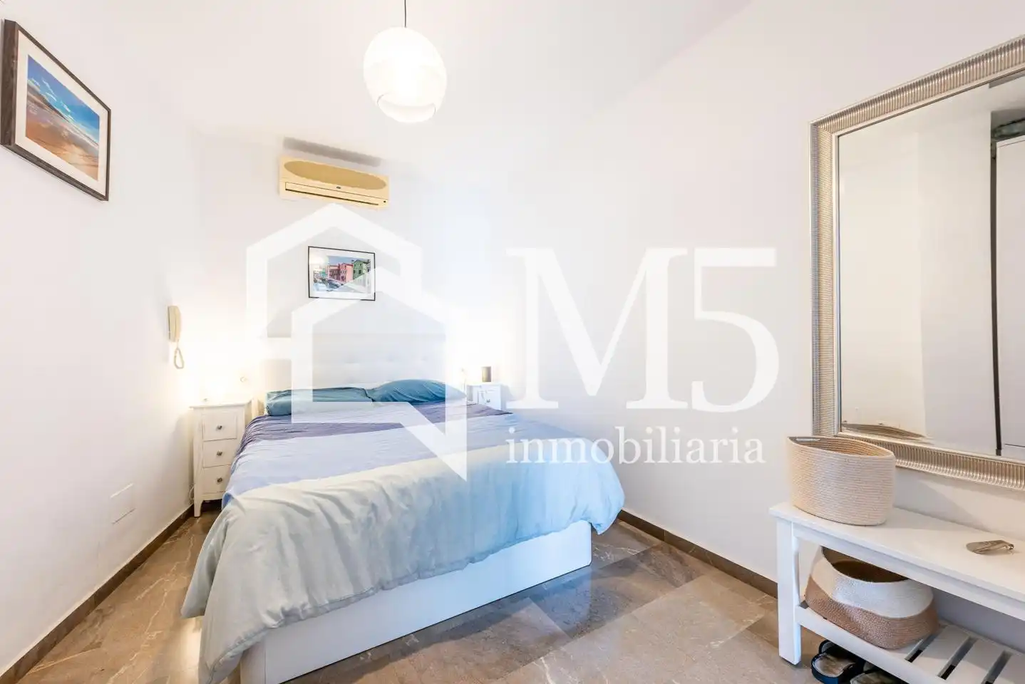 Habitación de Local en venta en Vélez-Málaga con Amueblado