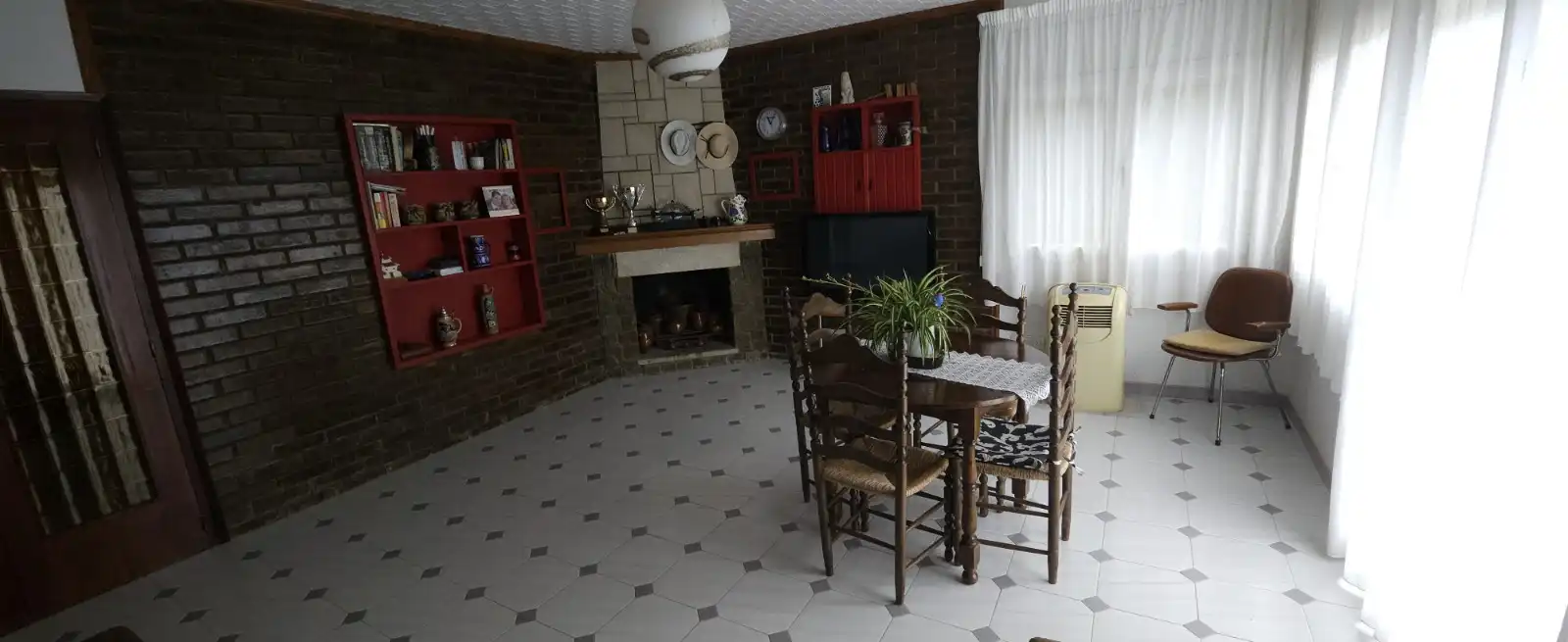 Sala de estar de Casa o chalet en venta en La Sentiu de Sió con Jardín privado, Piscina y Amueblado