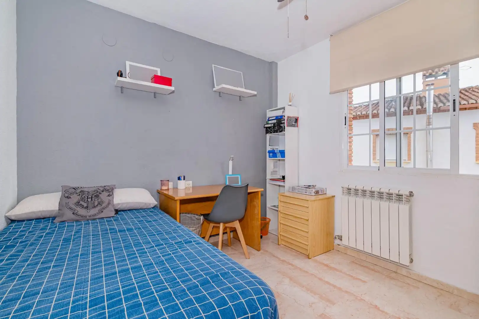 Habitación de Casa adosada en venta en La Zubia Ciudad