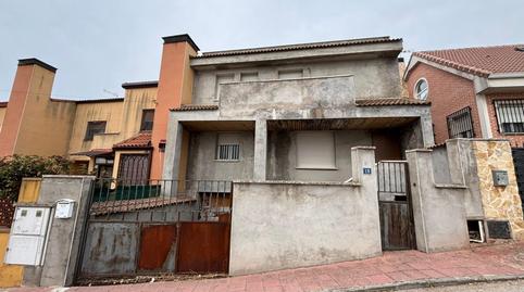 Foto 2 de Casa adosada en venta en Valdeaveruelo, Guadalajara