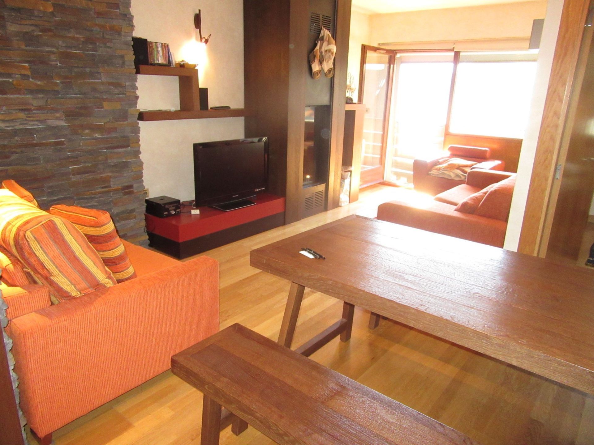 Sala d'estar de Apartament en venda en Canfranc amb Traster, Moblat i Domòtica