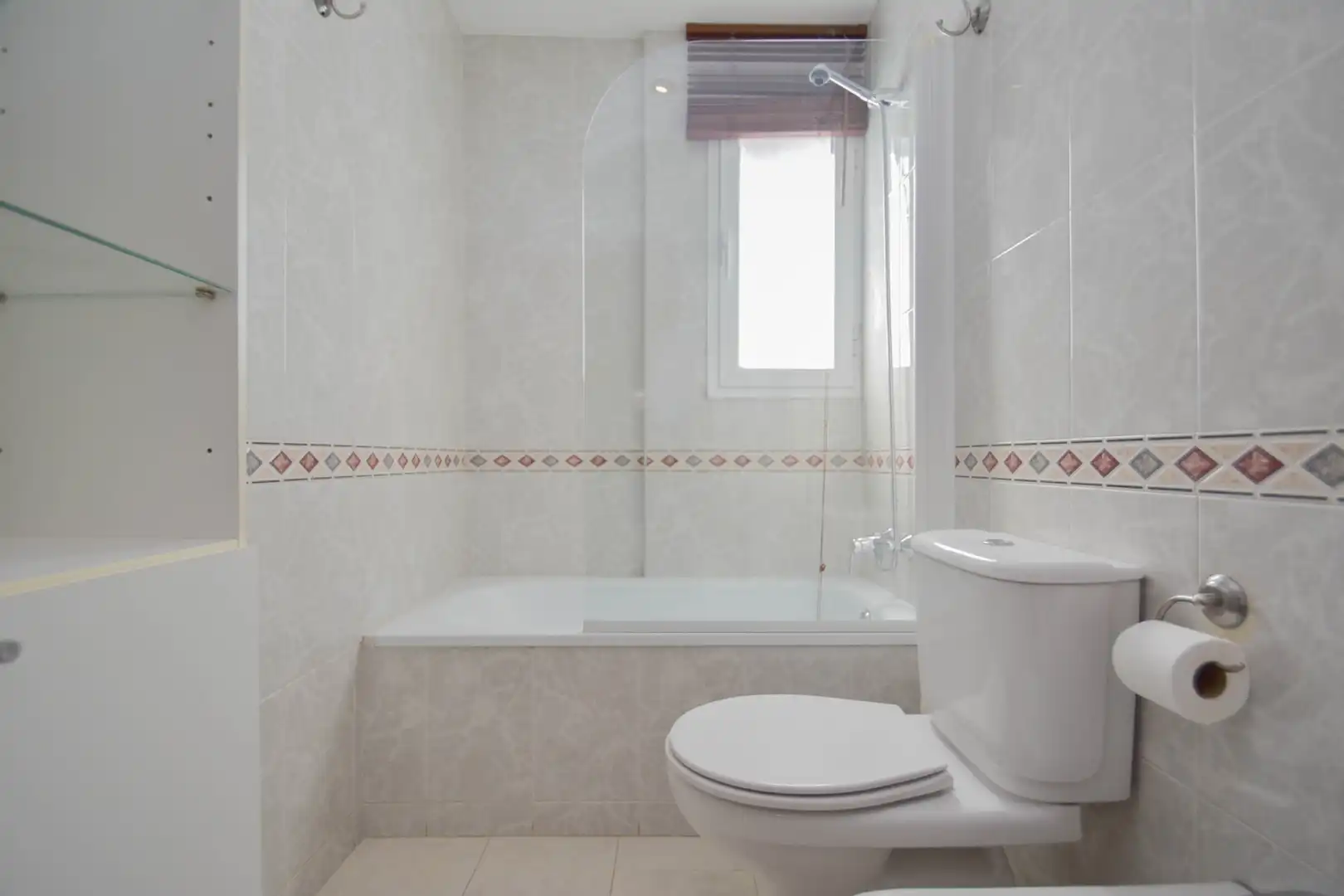 Baño de Piso en venta en Granada con Aire acondicionado, Calefacción y Terraza