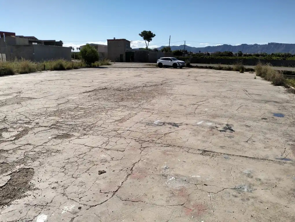 Parking de Nave industrial en venta en Sueca