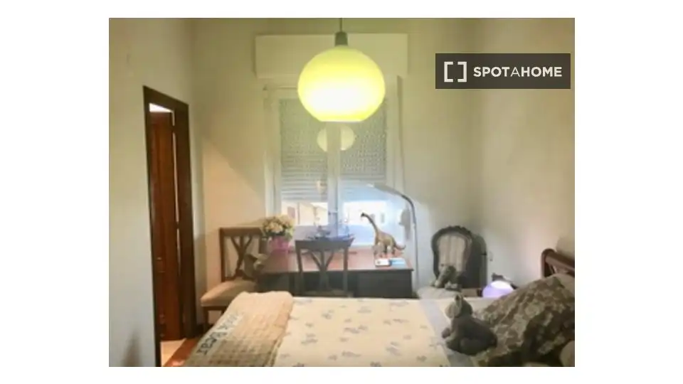 Schlafzimmer von Wohnung zur untervermieten in  Pamplona / Iruña mit Klimaanlage, Heizung und Terrasse