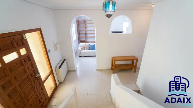 Casa o xalet en venda en Bargas amb Calefacció, Terrassa i Moblat