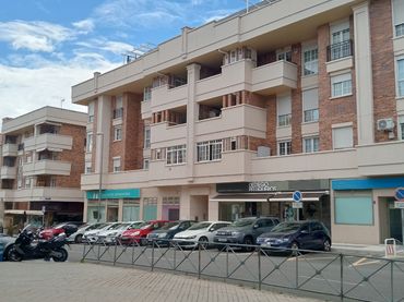 Local comercial en venta en Calle Puerto de los Leones