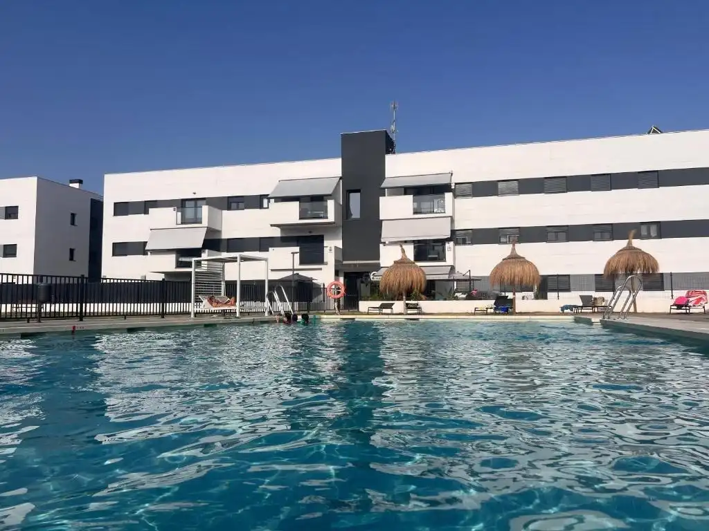 Swimming pool of Flat for rent in Vélez-Málaga  with Air Conditioner, Private garden and Furnished