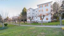 Vista exterior de Pis en venda en Guadarrama amb Terrassa, Traster i Piscina comunitària