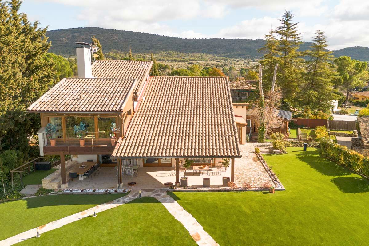 Jardín de Casa o chalet en venta en Sacedón con Aire acondicionado, Calefacción y Jardín privado