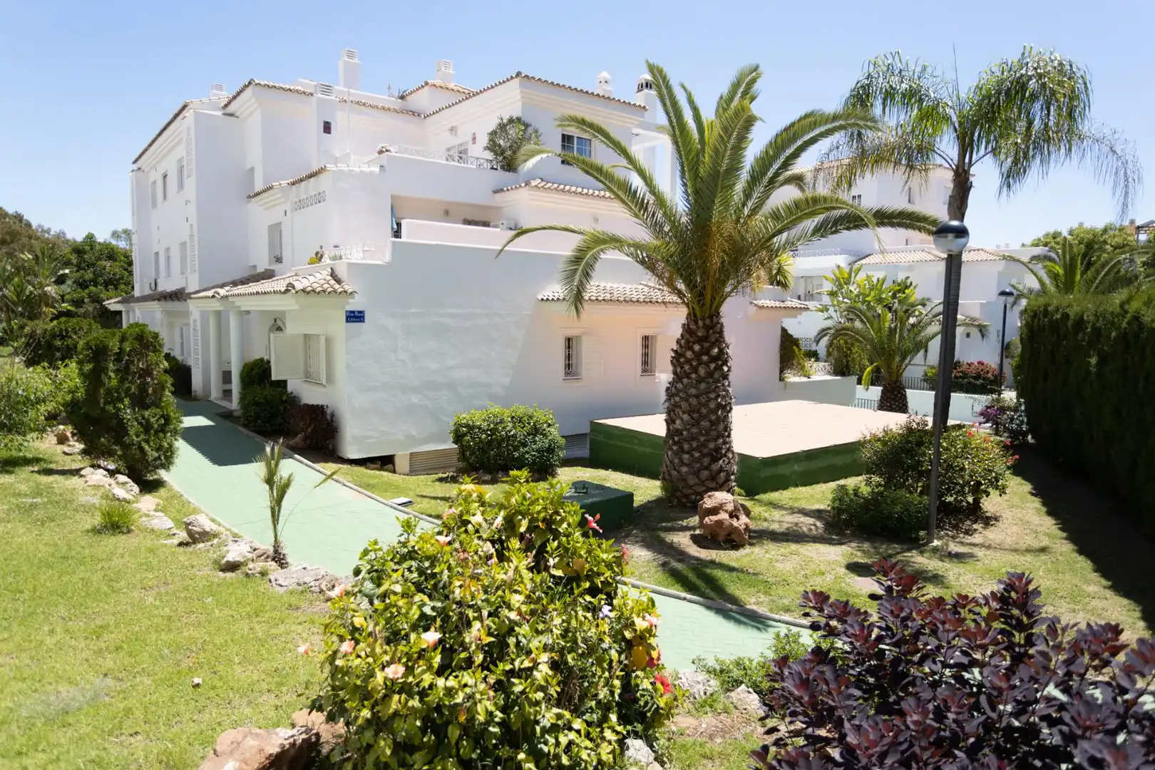 Außenansicht von Wohnung zum Verkauf in Marbella mit Klimaanlage, Terrasse und Balkon