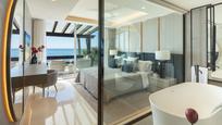 Dormitori de Àtic en venda en Marbella amb Aire condicionat, Terrassa i Piscina