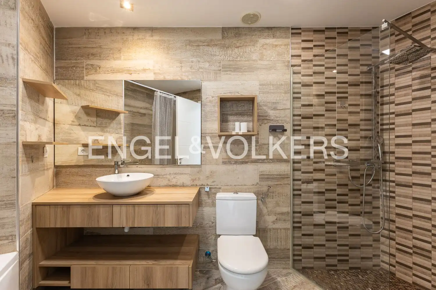 Bathroom of Flat for rent in Torrent  with Air Conditioner, Heating and Parquet flooring