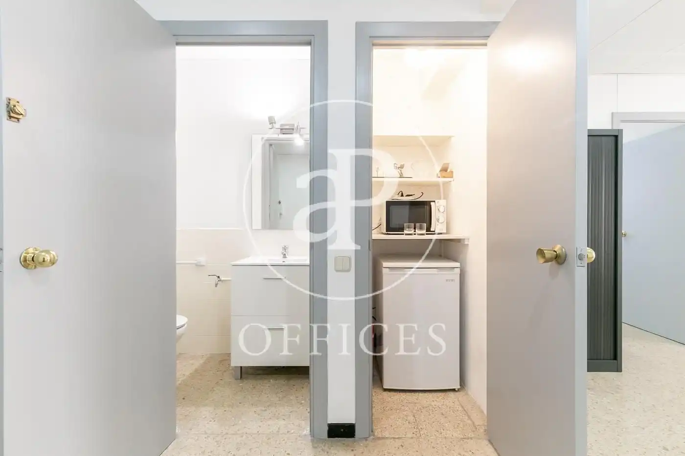 Büro zum Verkauf in Barcelona mit Klimaanlage und Heizung