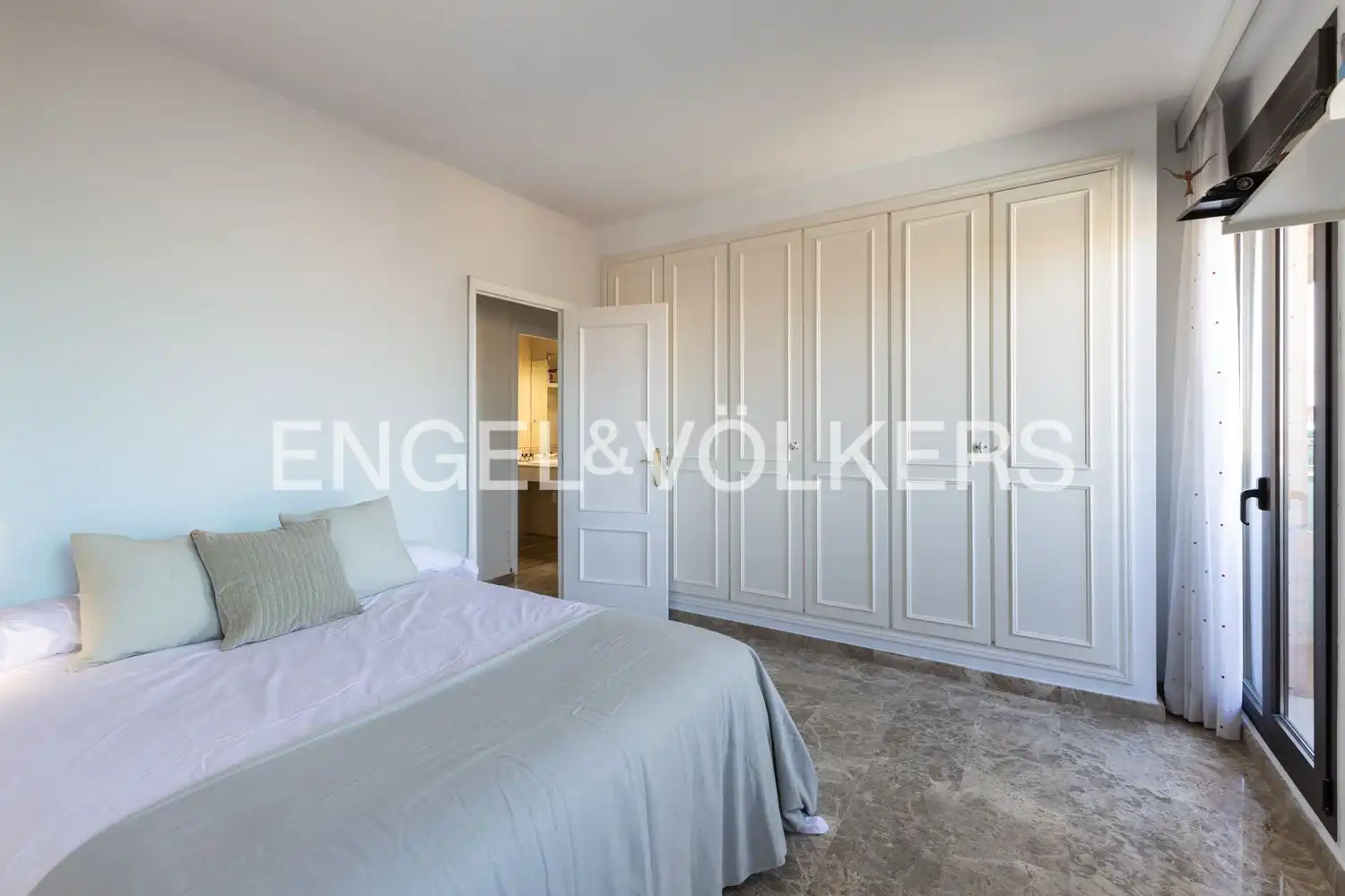 Schlafzimmer von Wohnung zum Verkauf in Valencia mit Klimaanlage, Heizung und Terrasse