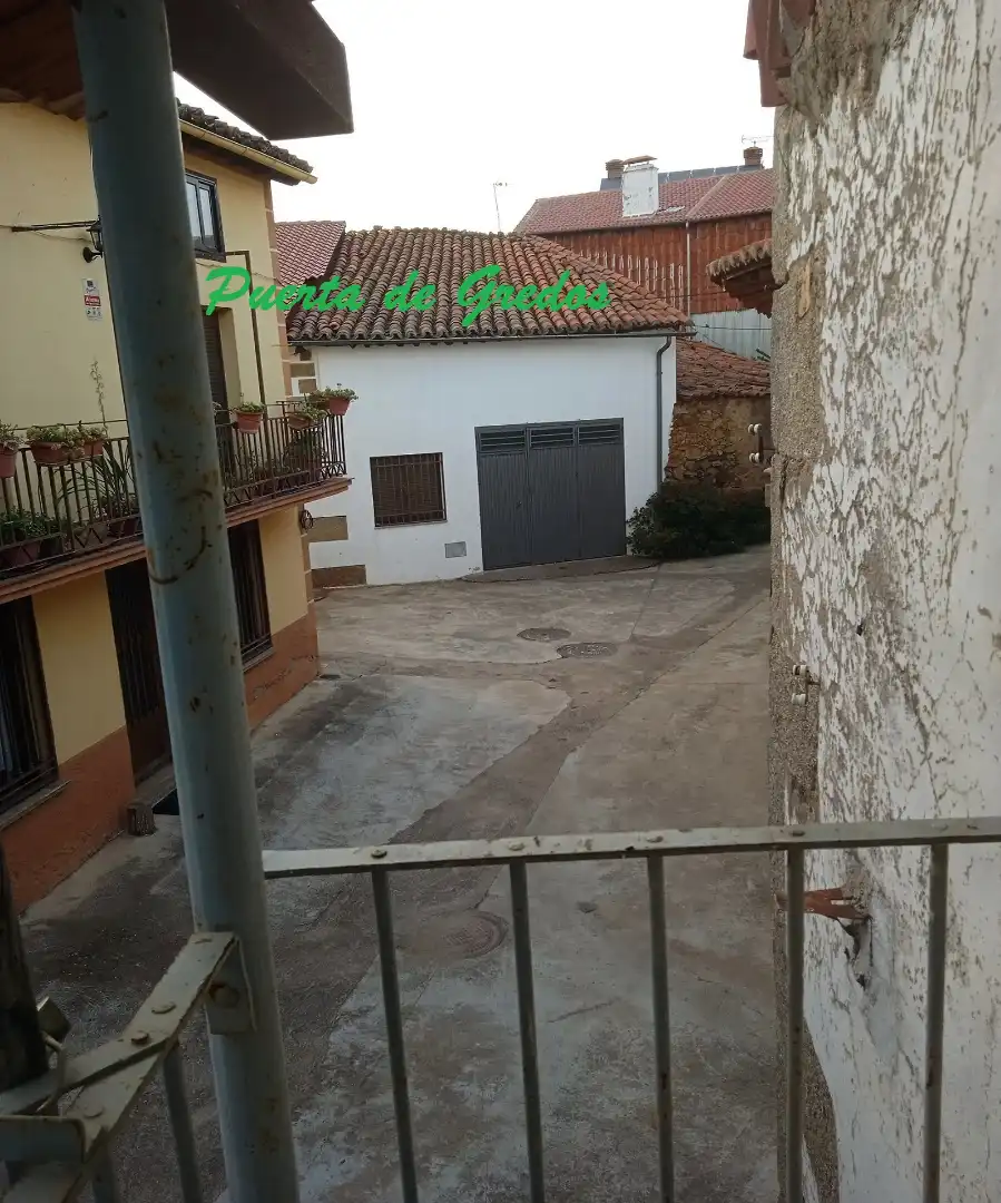 Vista exterior de Casa o chalet en venta en Becedas con Amueblado