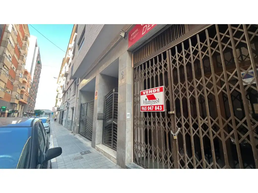 Local comercial en venda a Calle San Juan Bosco 16